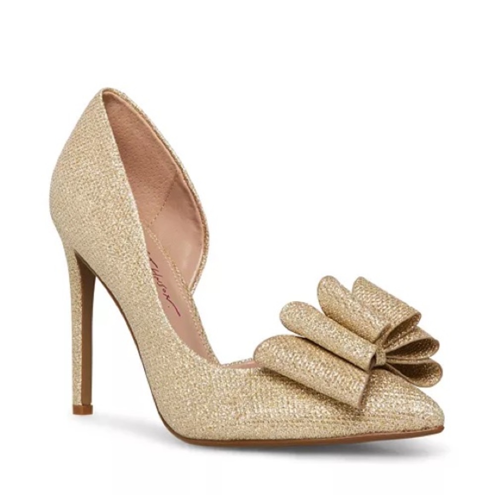 Betsy Johnson Prince Gold Bow Front Heel, New- no box, Size 7